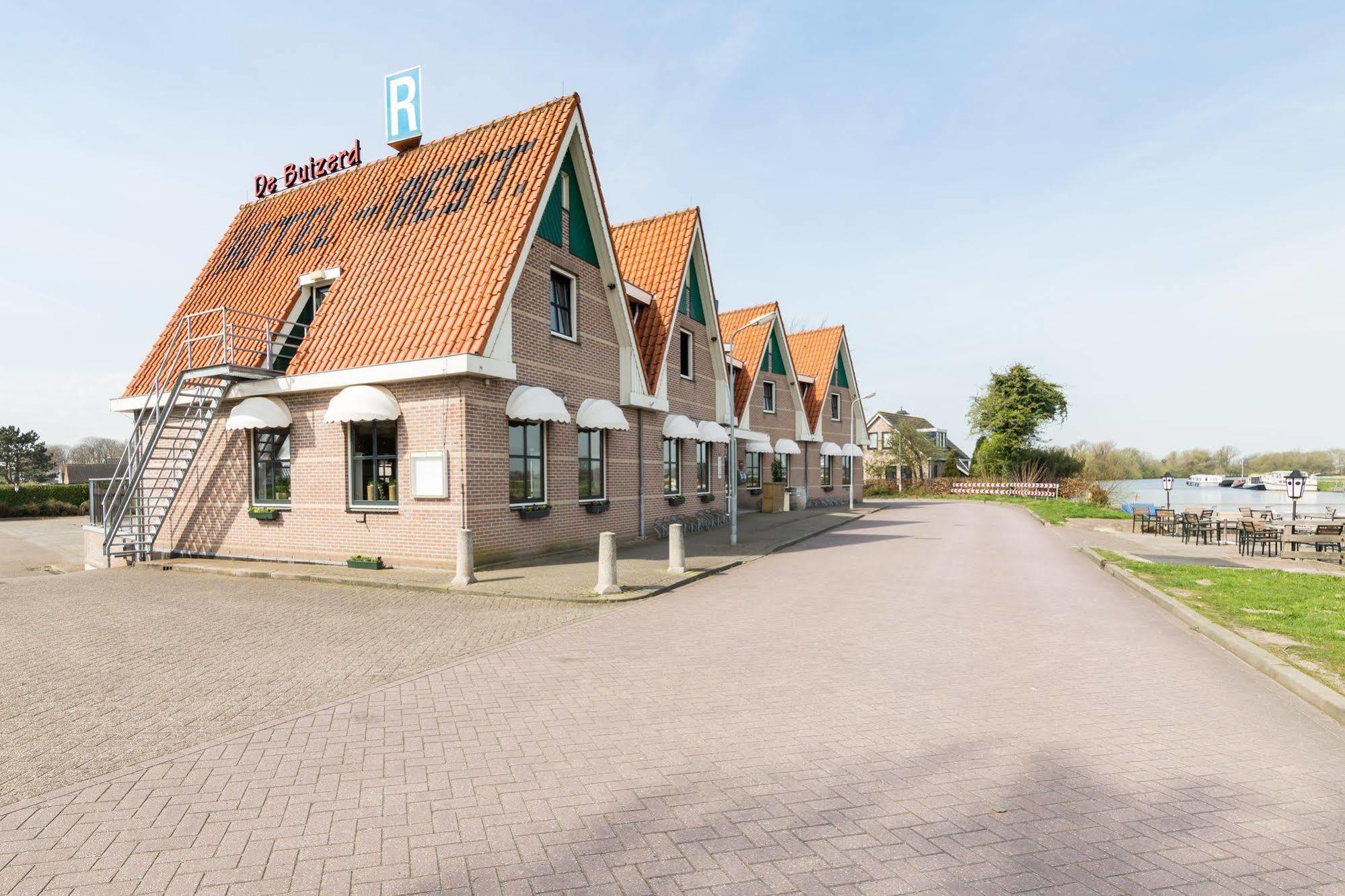 Hotel Restaurant De Buizerd Langedijk Exteriér fotografie